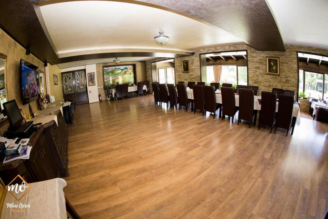 برانْ Hanul Simon Pensiune & Restaurant المظهر الخارجي الصورة