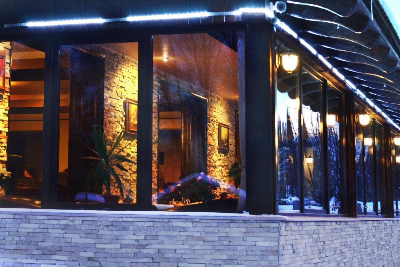 برانْ Hanul Simon Pensiune & Restaurant المظهر الخارجي الصورة