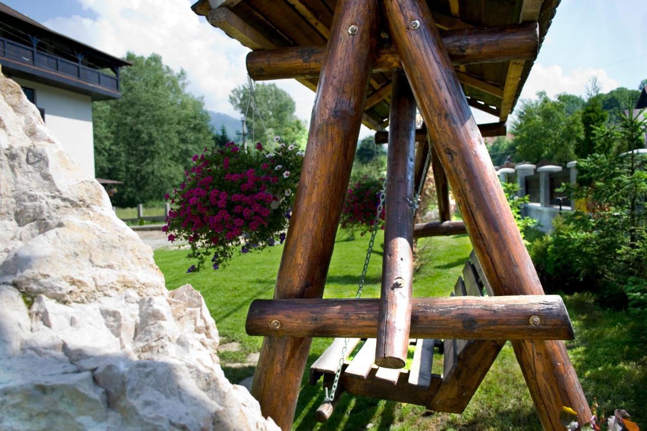 برانْ Hanul Simon Pensiune & Restaurant المظهر الخارجي الصورة
