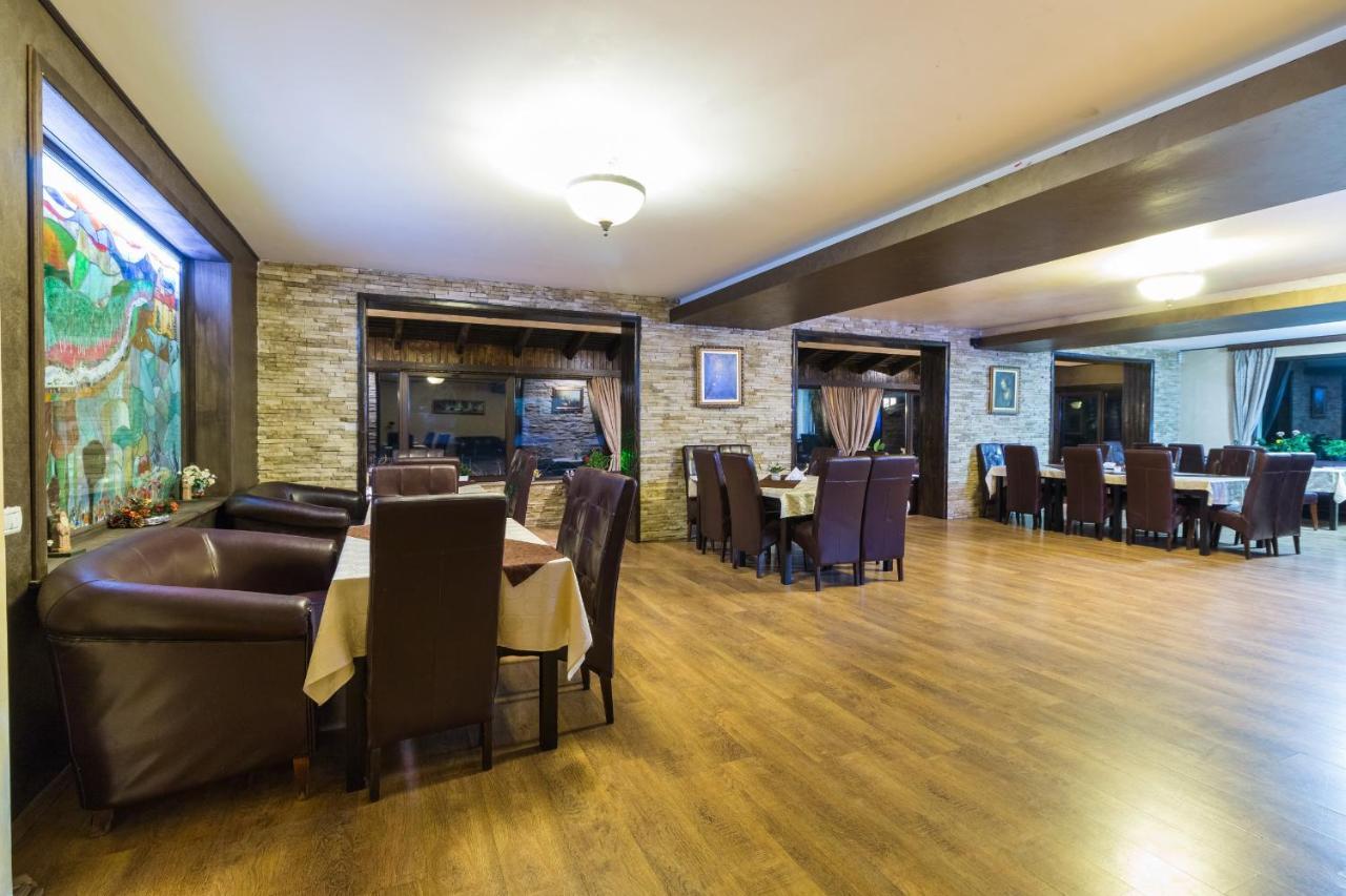 برانْ Hanul Simon Pensiune & Restaurant المظهر الخارجي الصورة