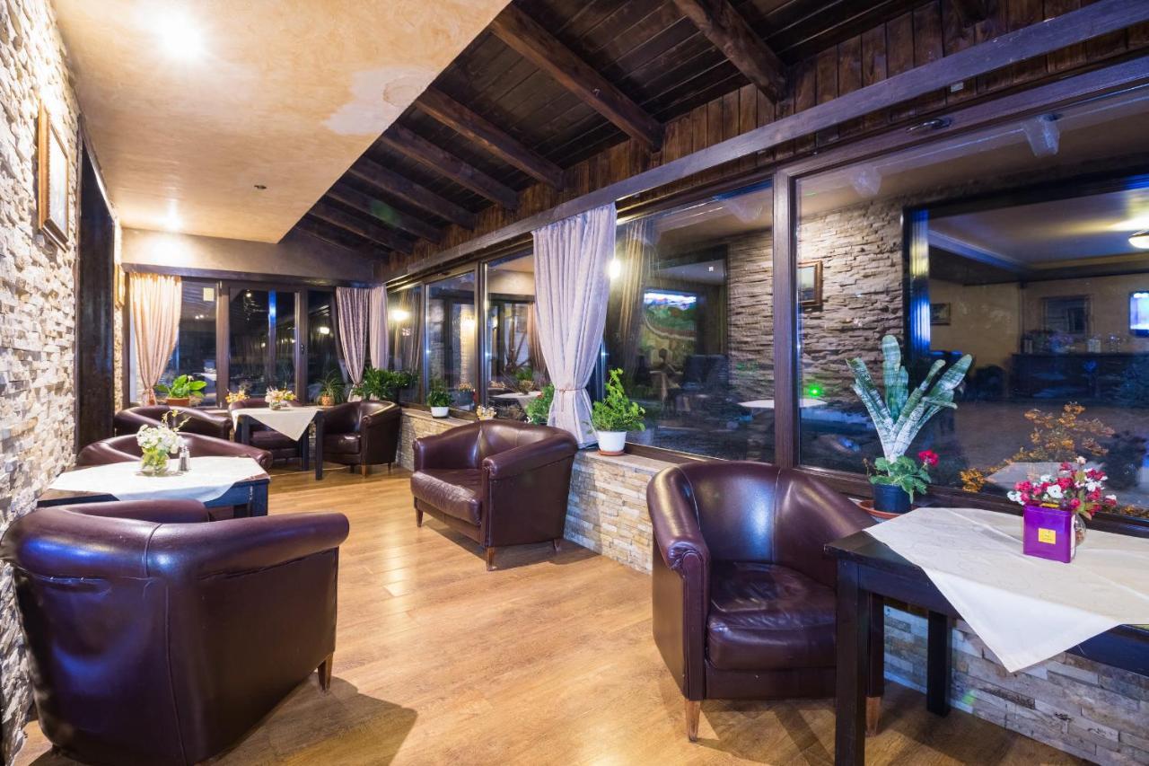 برانْ Hanul Simon Pensiune & Restaurant المظهر الخارجي الصورة