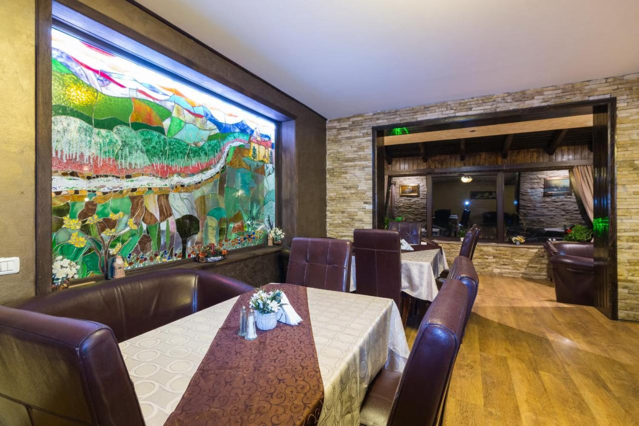 برانْ Hanul Simon Pensiune & Restaurant المظهر الخارجي الصورة