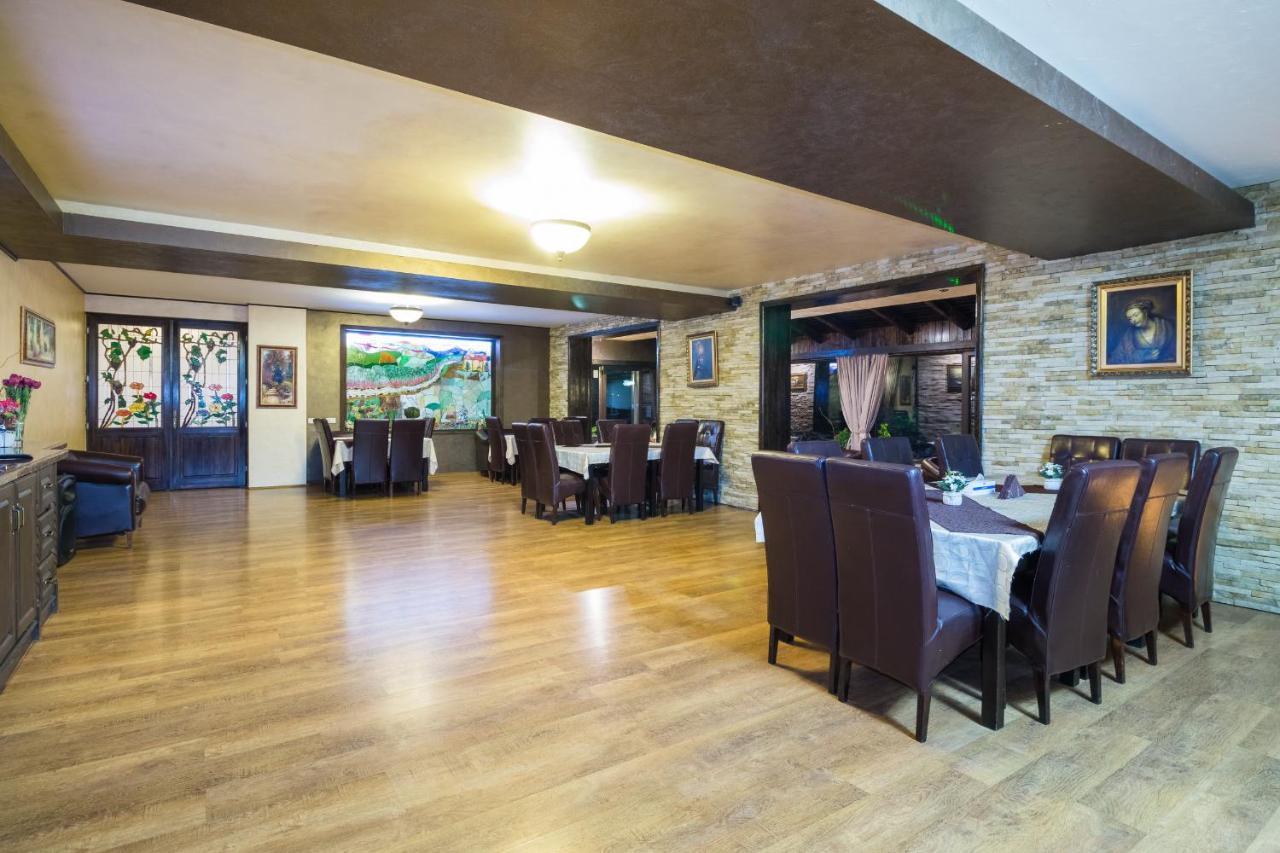 برانْ Hanul Simon Pensiune & Restaurant المظهر الخارجي الصورة