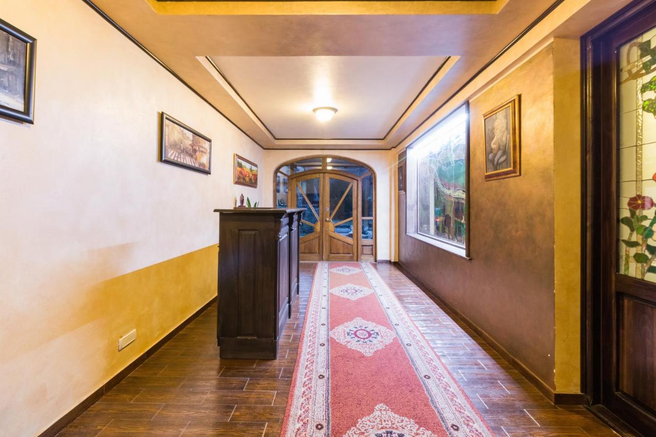 برانْ Hanul Simon Pensiune & Restaurant المظهر الخارجي الصورة
